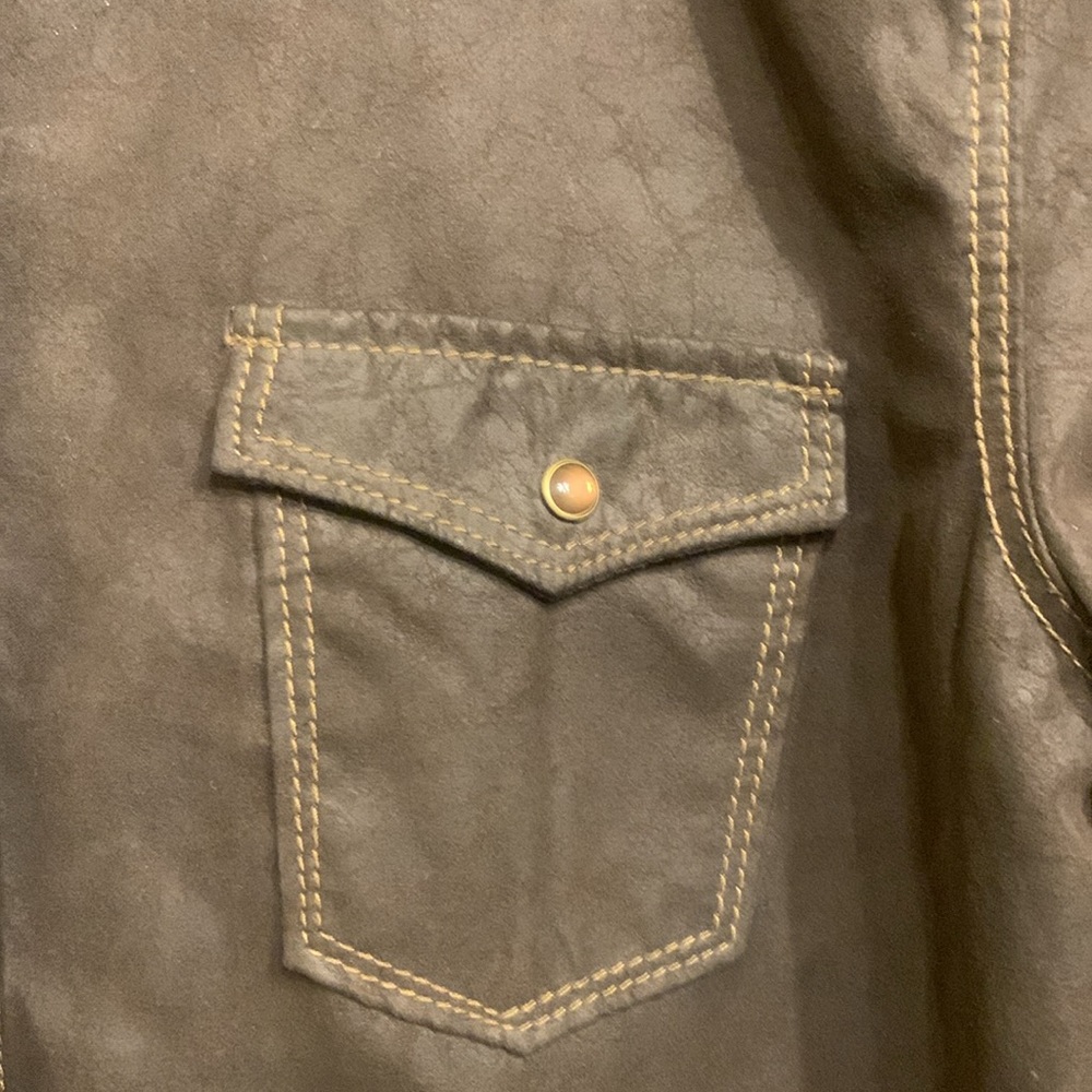 Women’s snap up “suede look” shirt in Medium - Picture 4 of 5